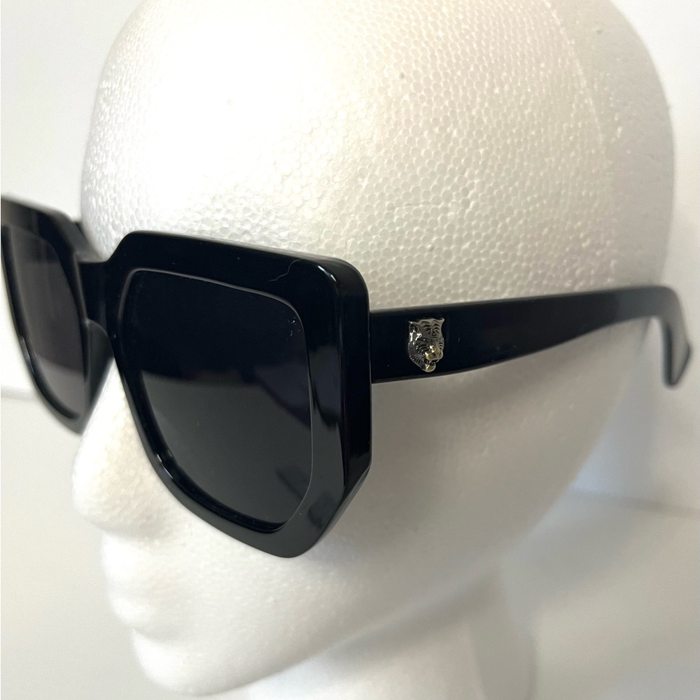 Retro Oversized Square Frame Sunglasses Black Silver Tone Tiger Embellishment - Picture 3 of 11